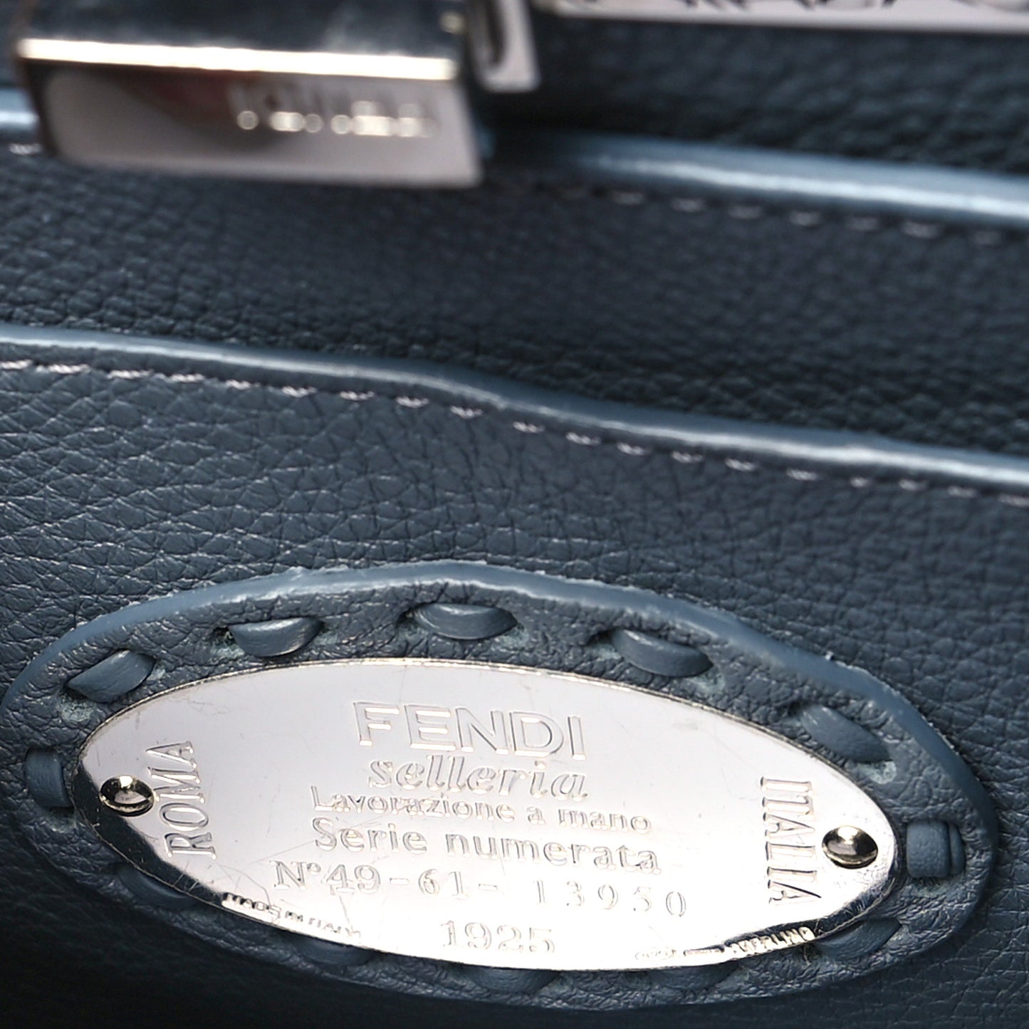 Cuoio Romano Selleria Chamois Small Peekaboo I SEE U Satchel Asfalto