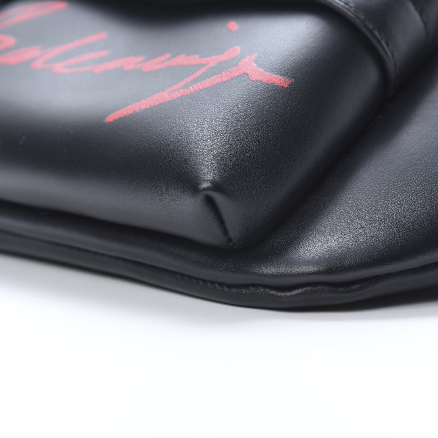 Supple Calfskin Signature Logo Large Everyday Beltpack Black
