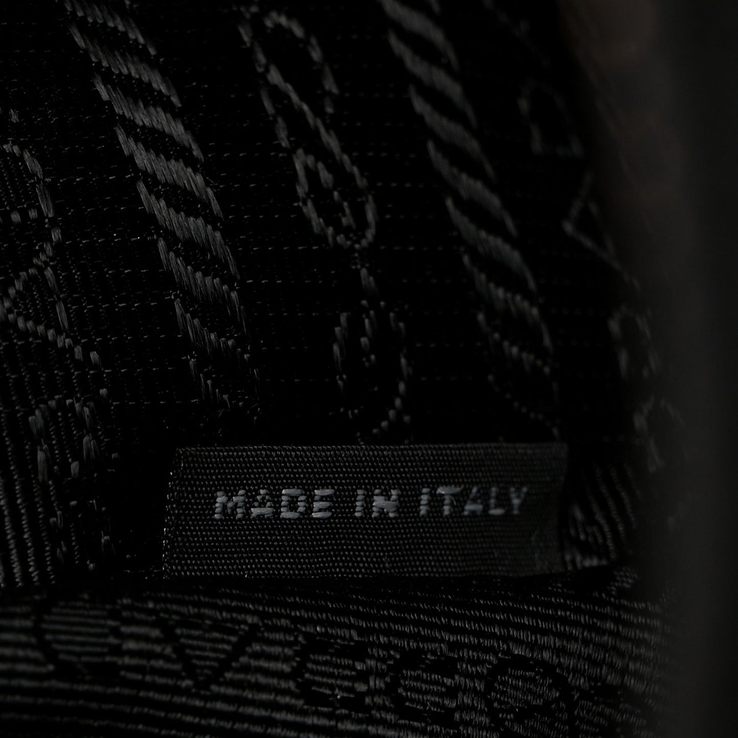 Saffiano Lux Re-Edition 2005 Shoulder Bag Black