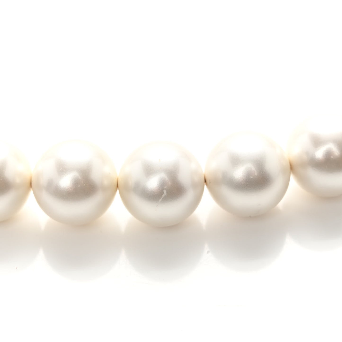 Calfskin Quilted Maxi Pearls Clutch With Chain White