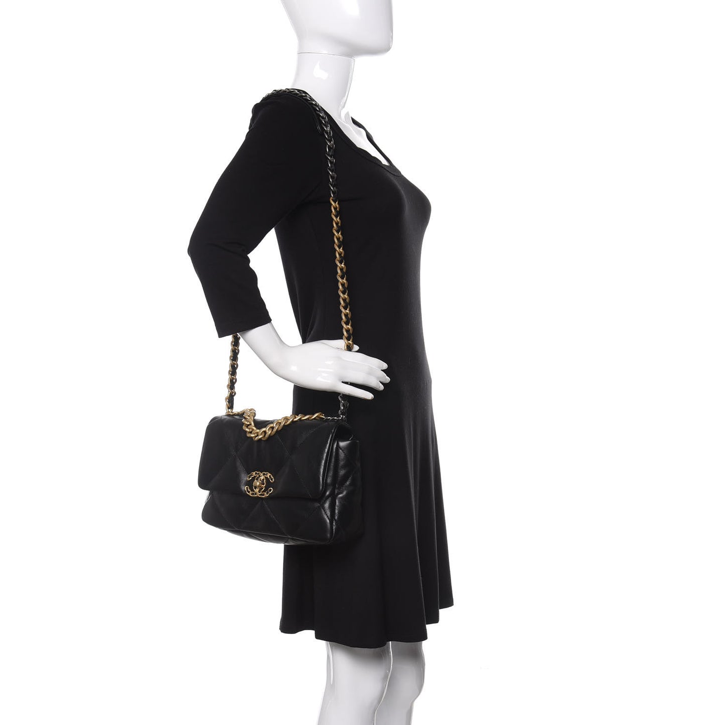 Lambskin Quilted Medium 19 Flap Black
