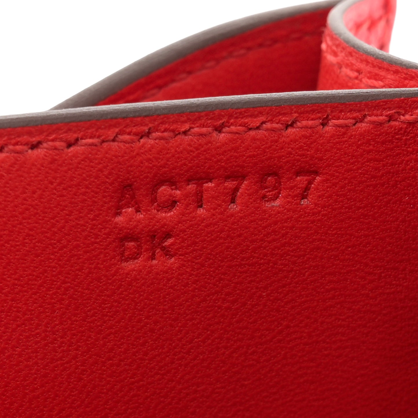 Epsom Constance 18 Rouge de Coeur