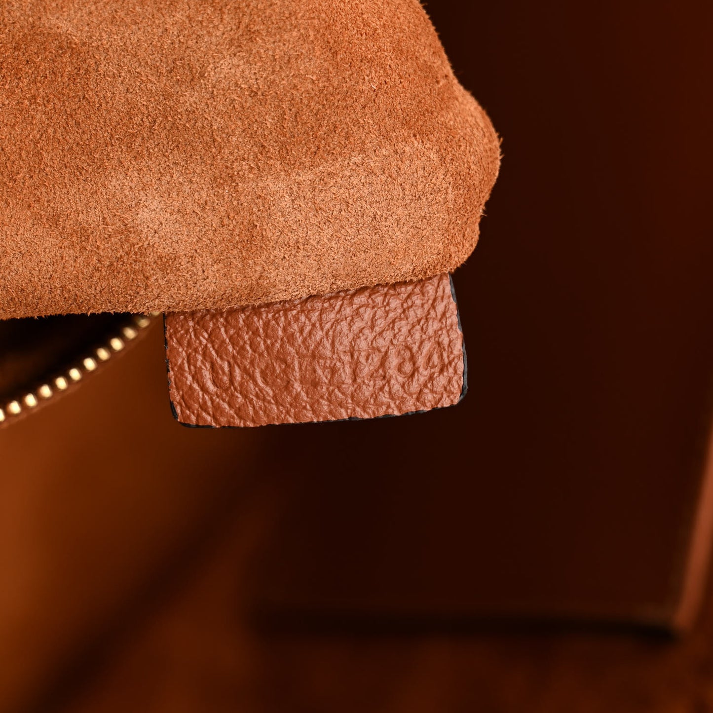 Grained Calfskin Triomphe Medium Cabas Anais Tan