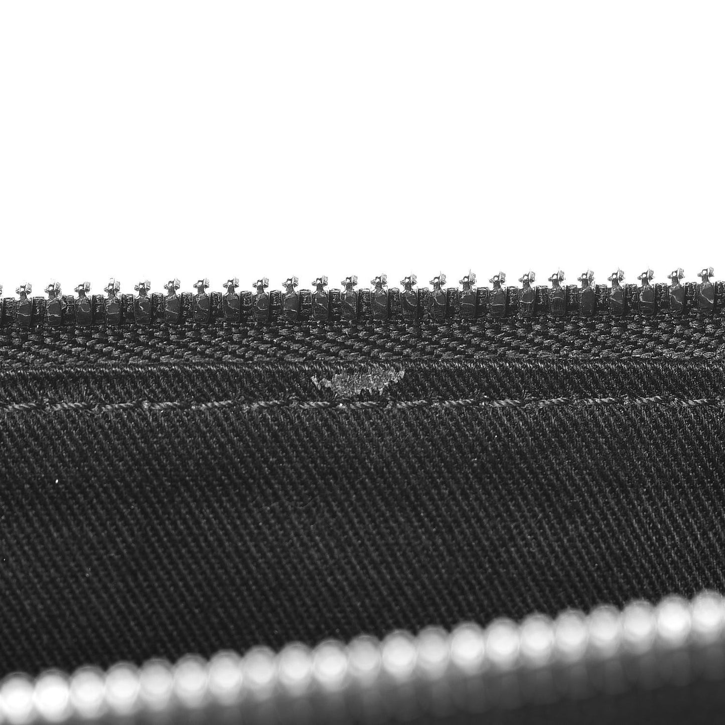 Metallic Visetos Original Medium Pouch Silver