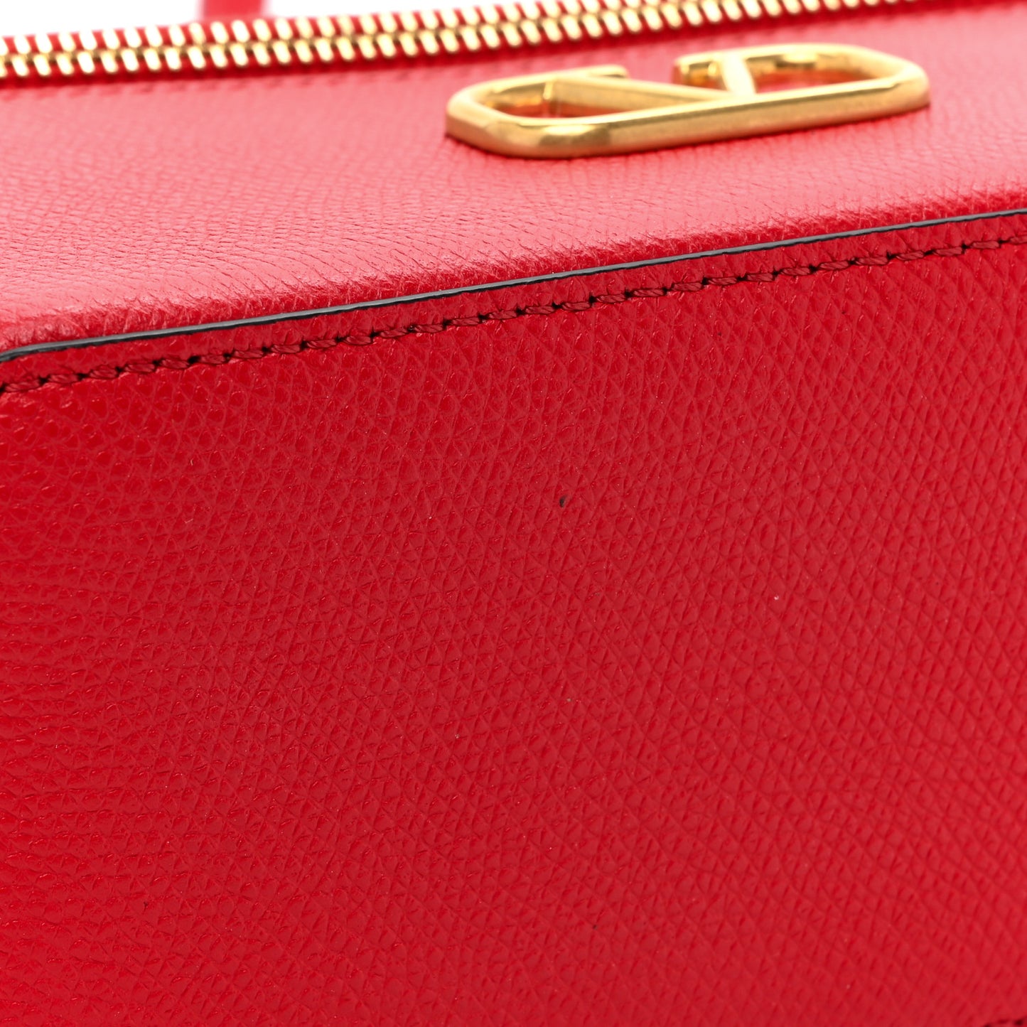 Grained Calfskin VLogo Vanity Case Rouge Pur