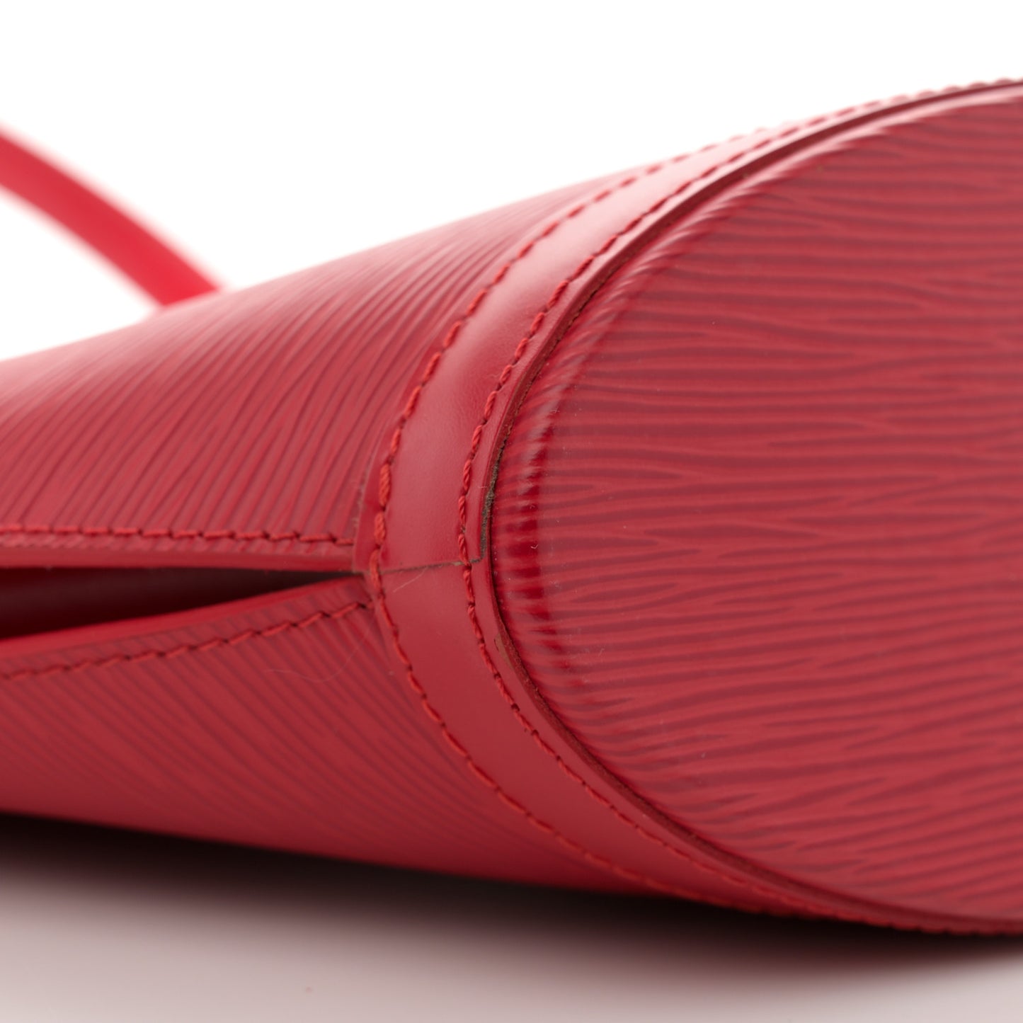 Epi Saint Jacques PM Long Straps Red