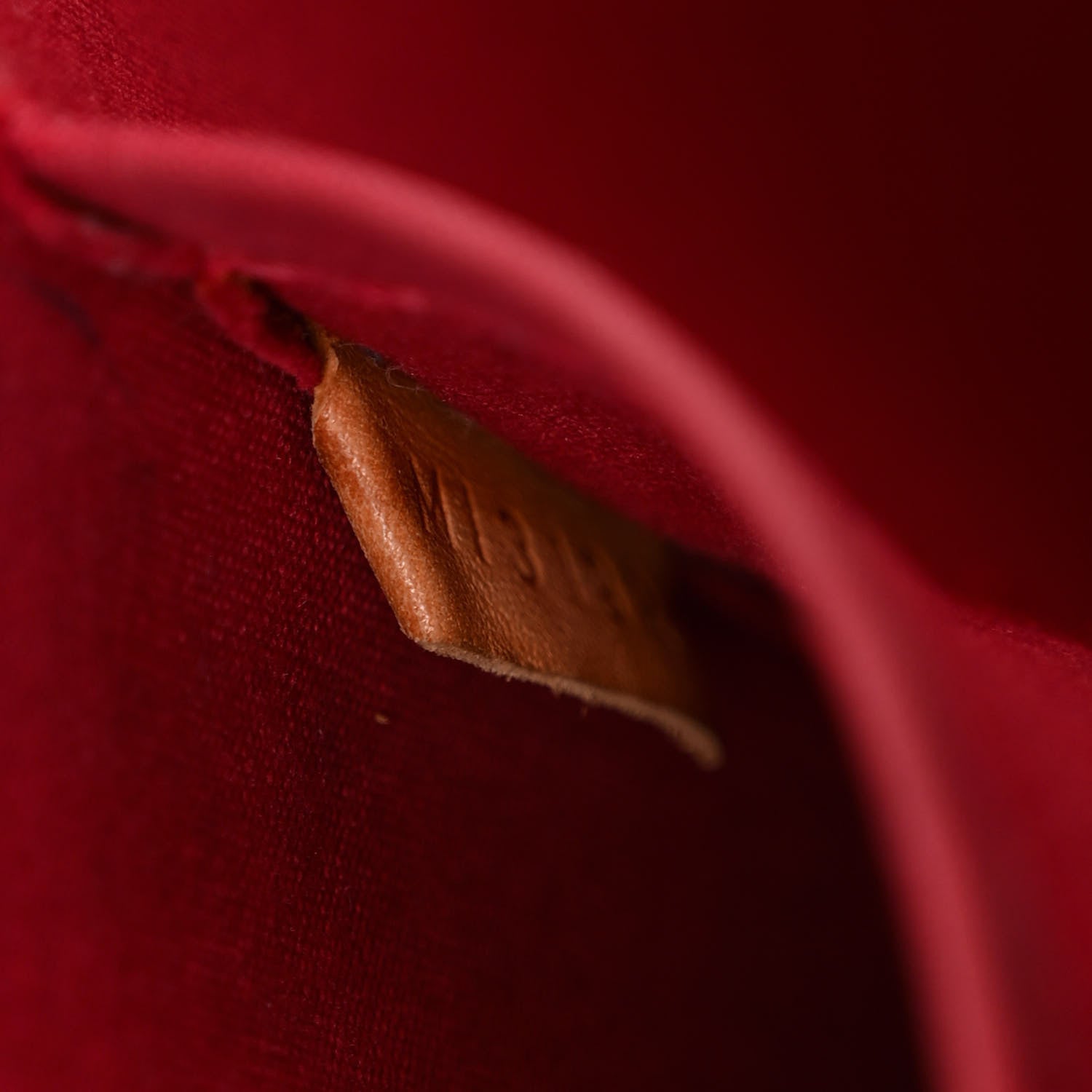 Louis Vuitton Vernis Alma GM Rose Indien 7 of 18
