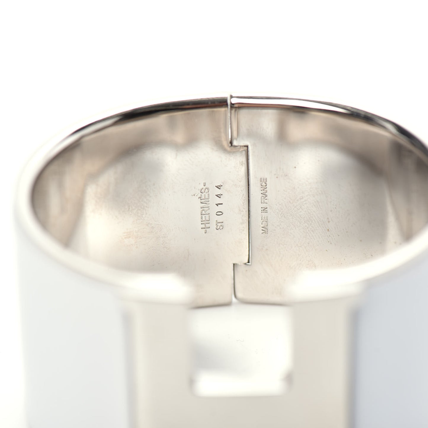 Enamel Extra Wide Clic Clac H Bracelet PM White
