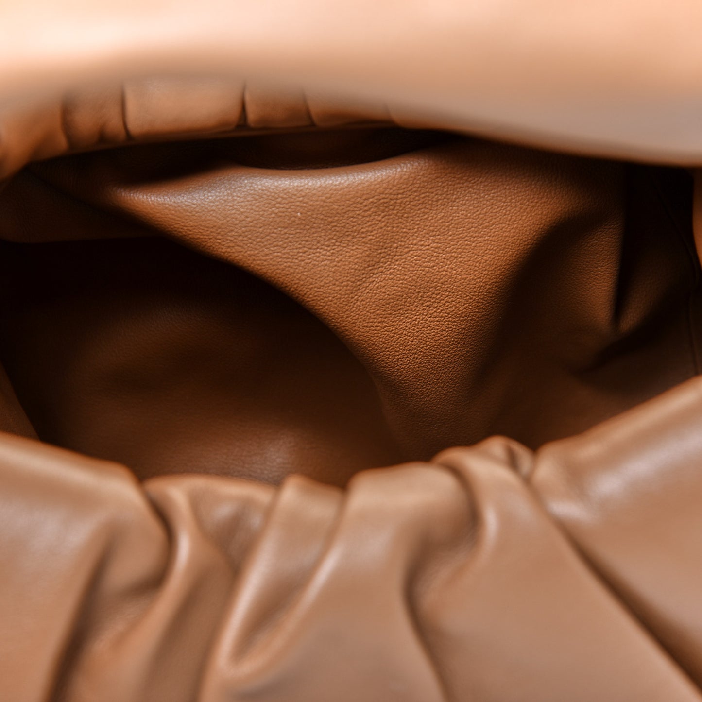 Smooth Butter Calfskin Small The Shoulder Pouch Cammello