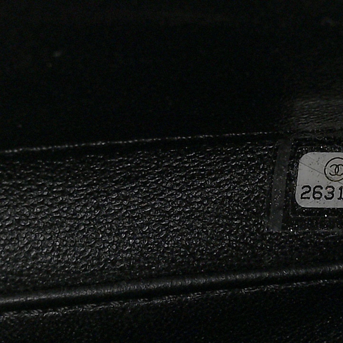 Caviar Quilted Large CC Filigree Vanity Case Black