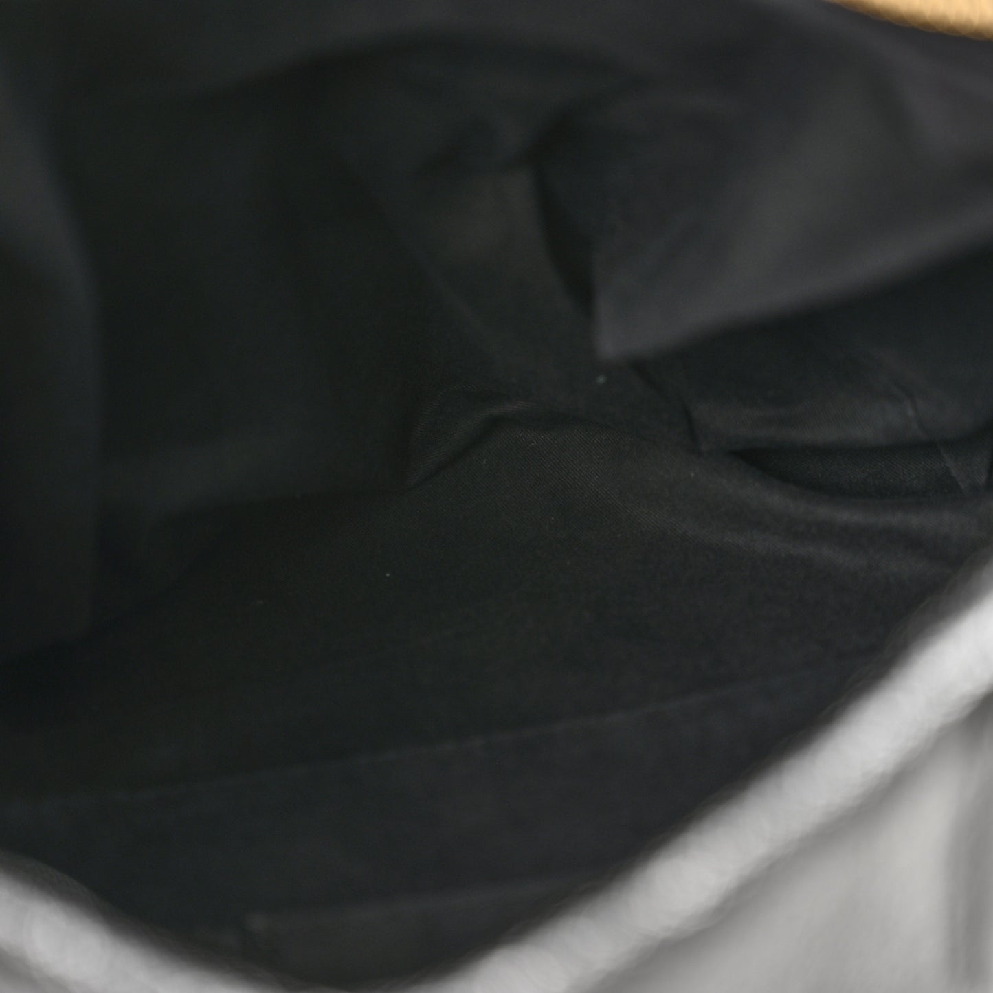 Crinkled Patent Medium Pandora Black