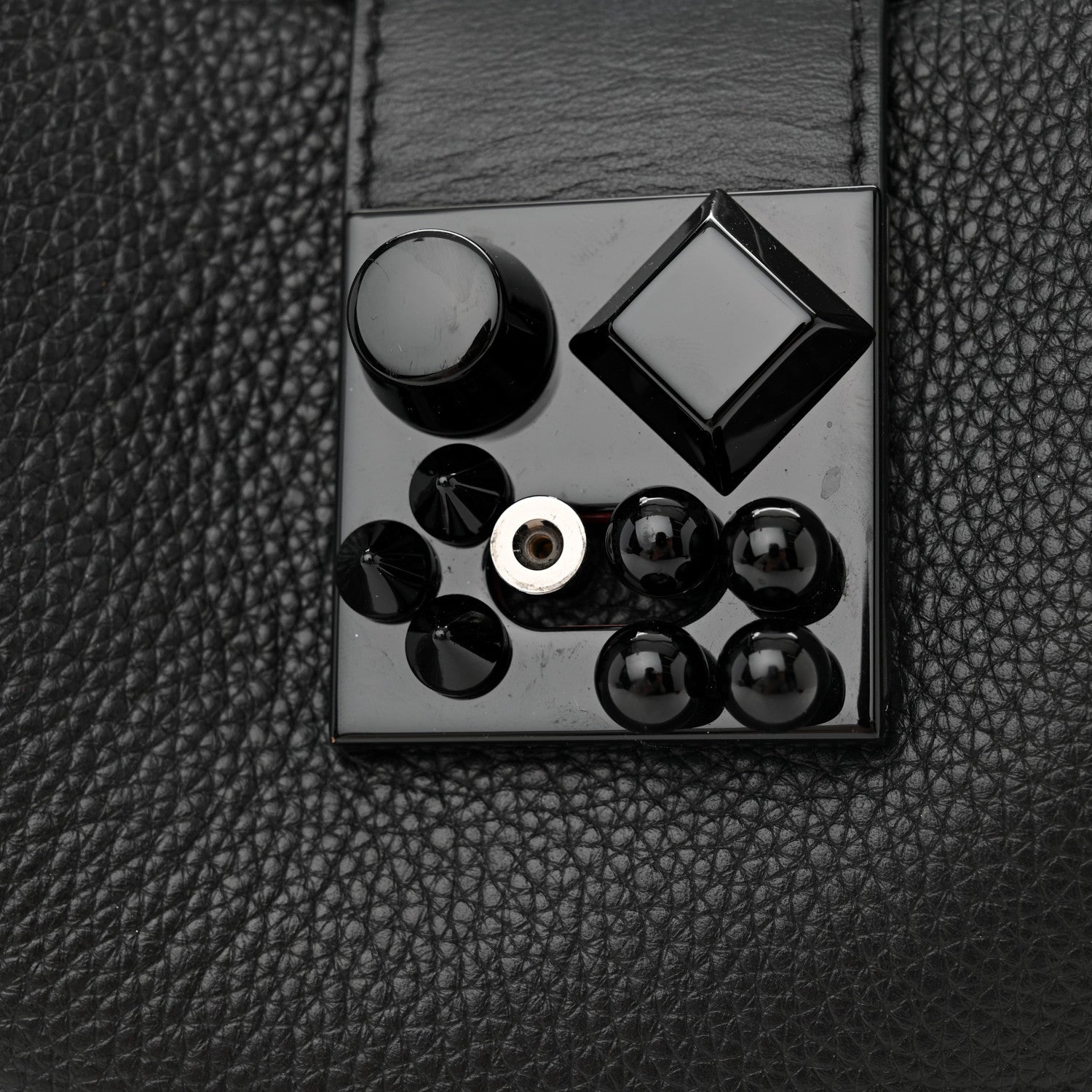 Christian Louboutin Grained Calfskin Carasky Shoulder Bag Black 11 of 12