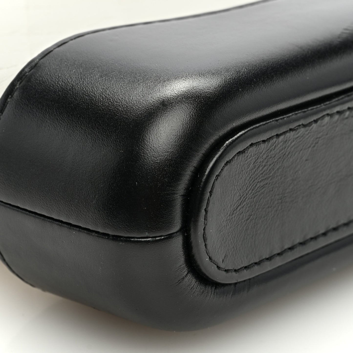 Aged Calfskin Quilted Small Gabrielle Clutch With Chain White Black