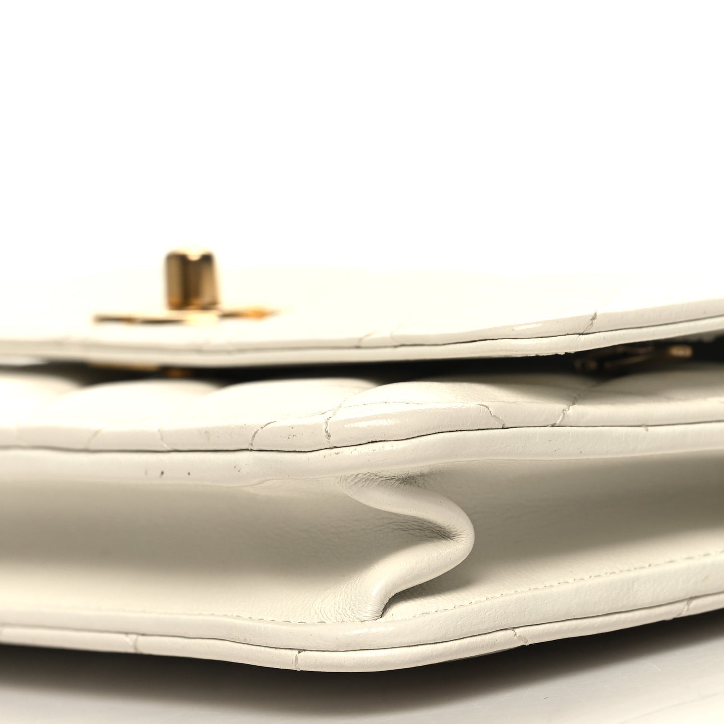 Lambskin Quilted CC Pearl Crush Wallet on Chain WOC White