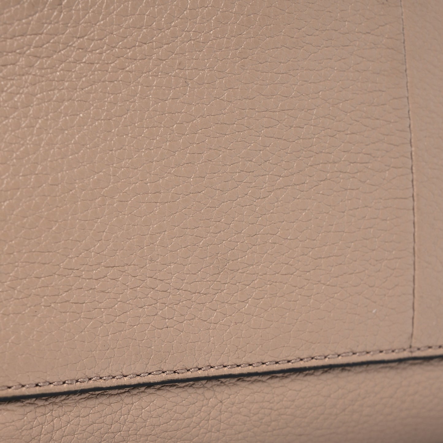 Vitello Phenix Zippered Messenger Hobo Cammeo