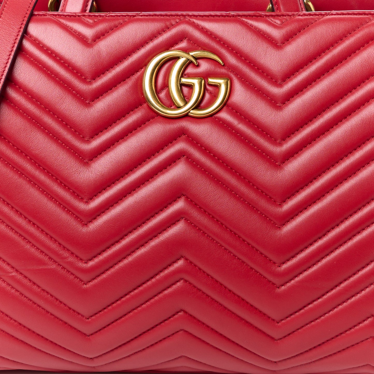 Calfskin Matelasse Medium GG Marmont Tote Hibiscus Red