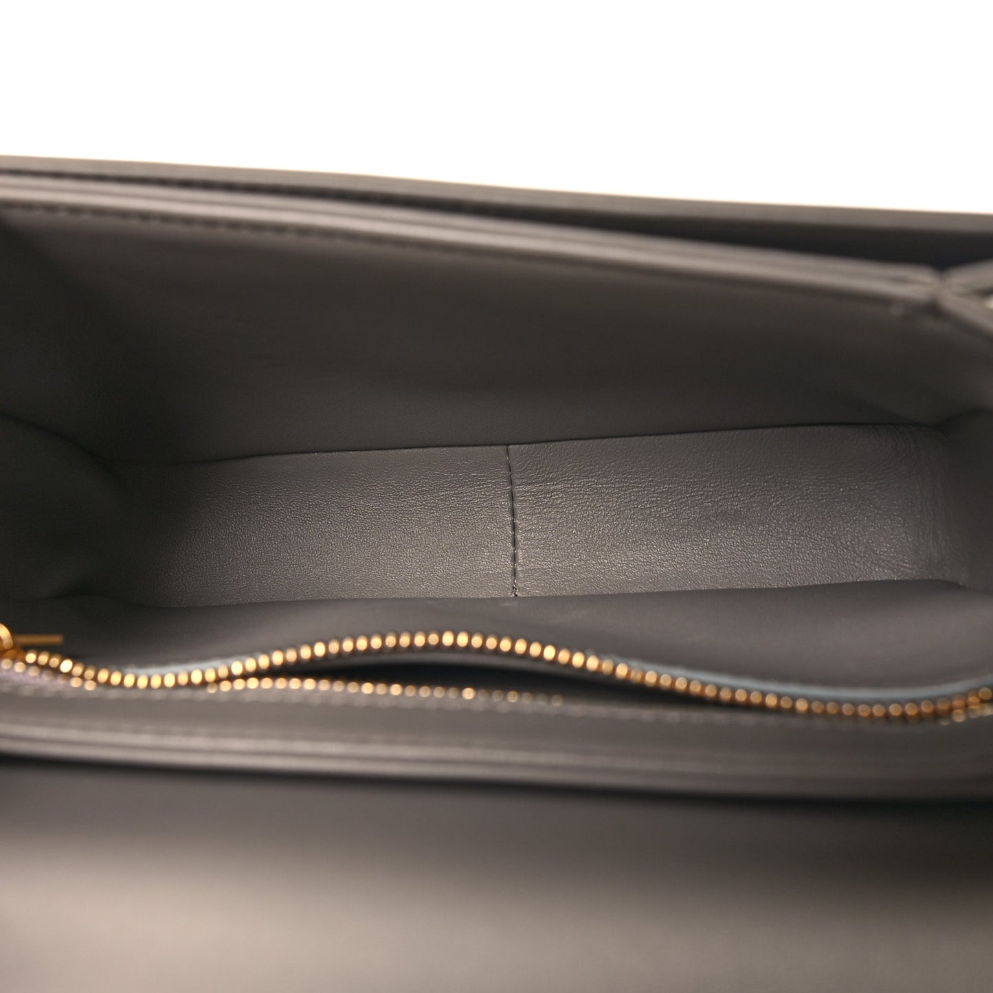 Shiny Calfskin Teen Triomphe Pebble