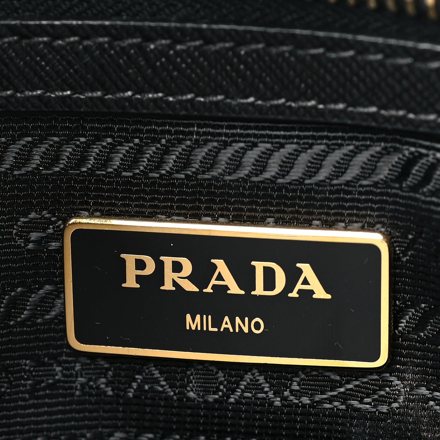 Saffiano Lux Medium Tote Black