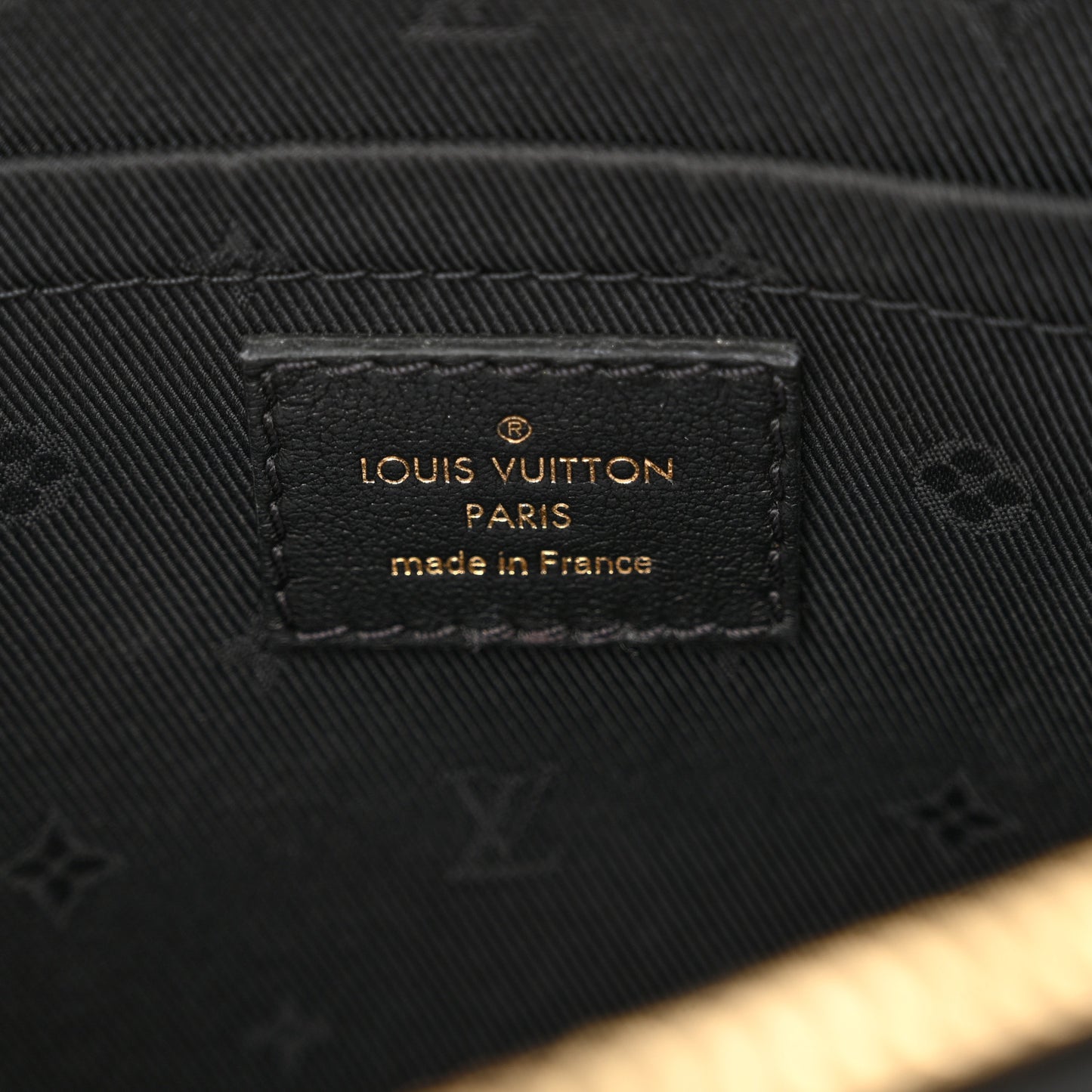 Calfskin Bubblegram Alma BB Black