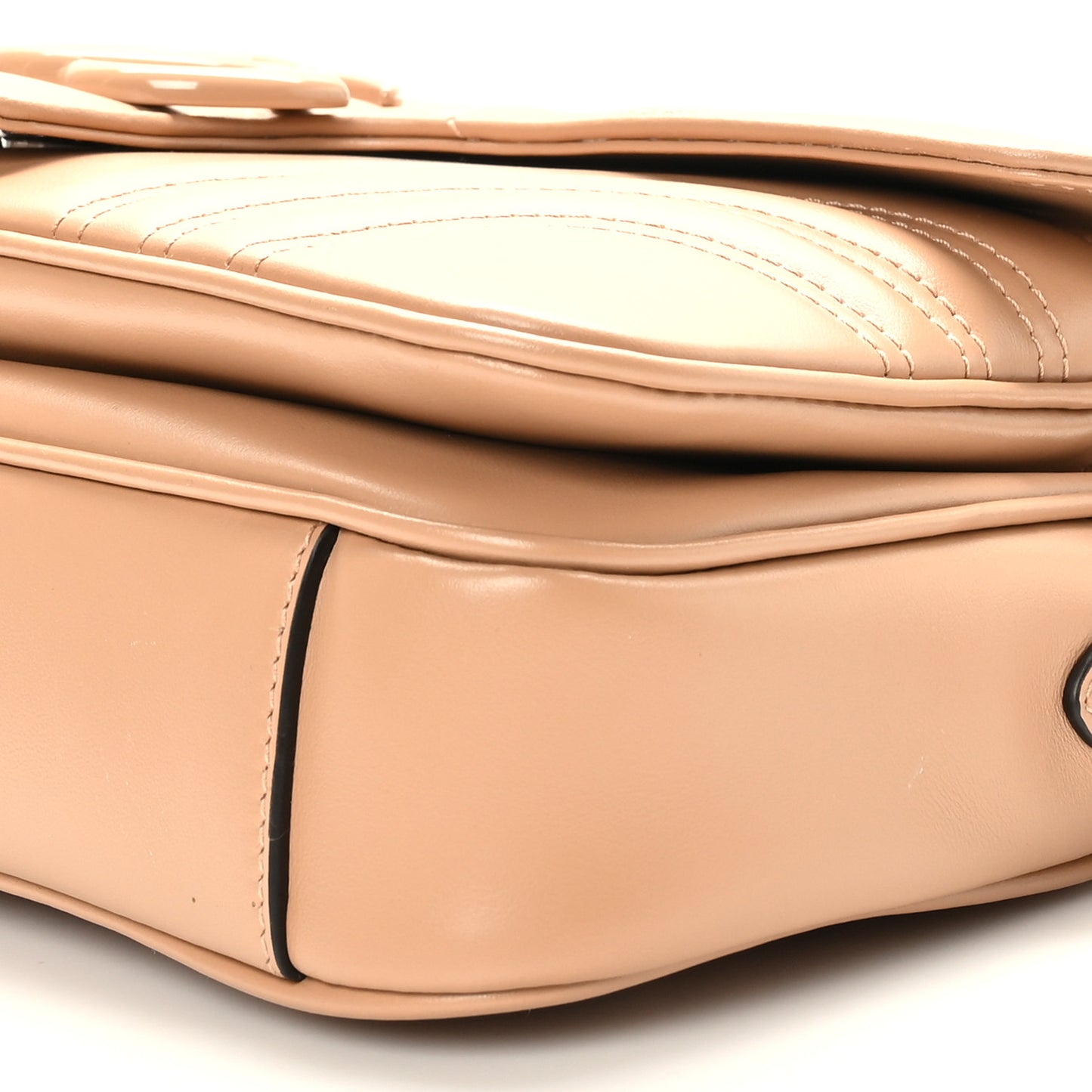 Calfskin Matelasse Monochrome GG Marmont Crossbody Shoulder Bag Camelia Winter Rose
