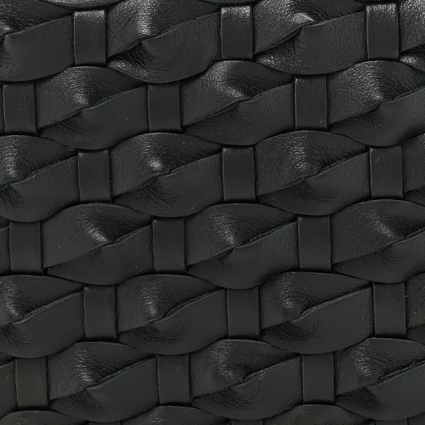 Grained Lambskin Intreccio Knot On Strap Black