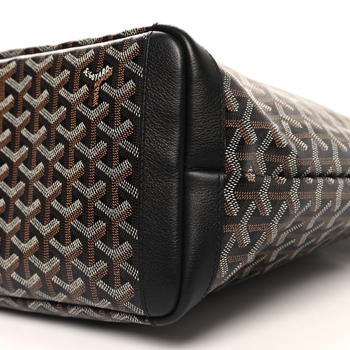 Goyardine Artois MM Black