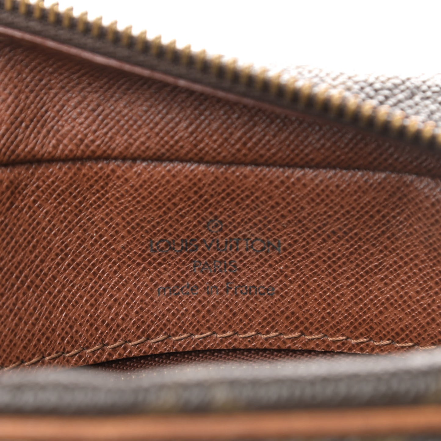Monogram Nil 28