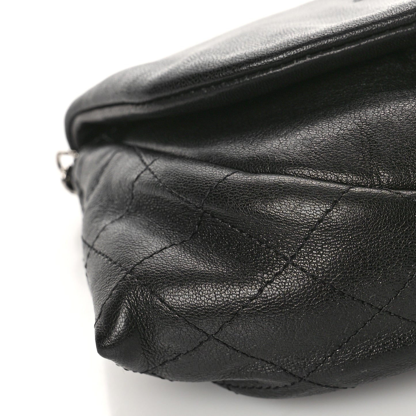 Lambskin Half Moon Wallet On Chain WOC Black