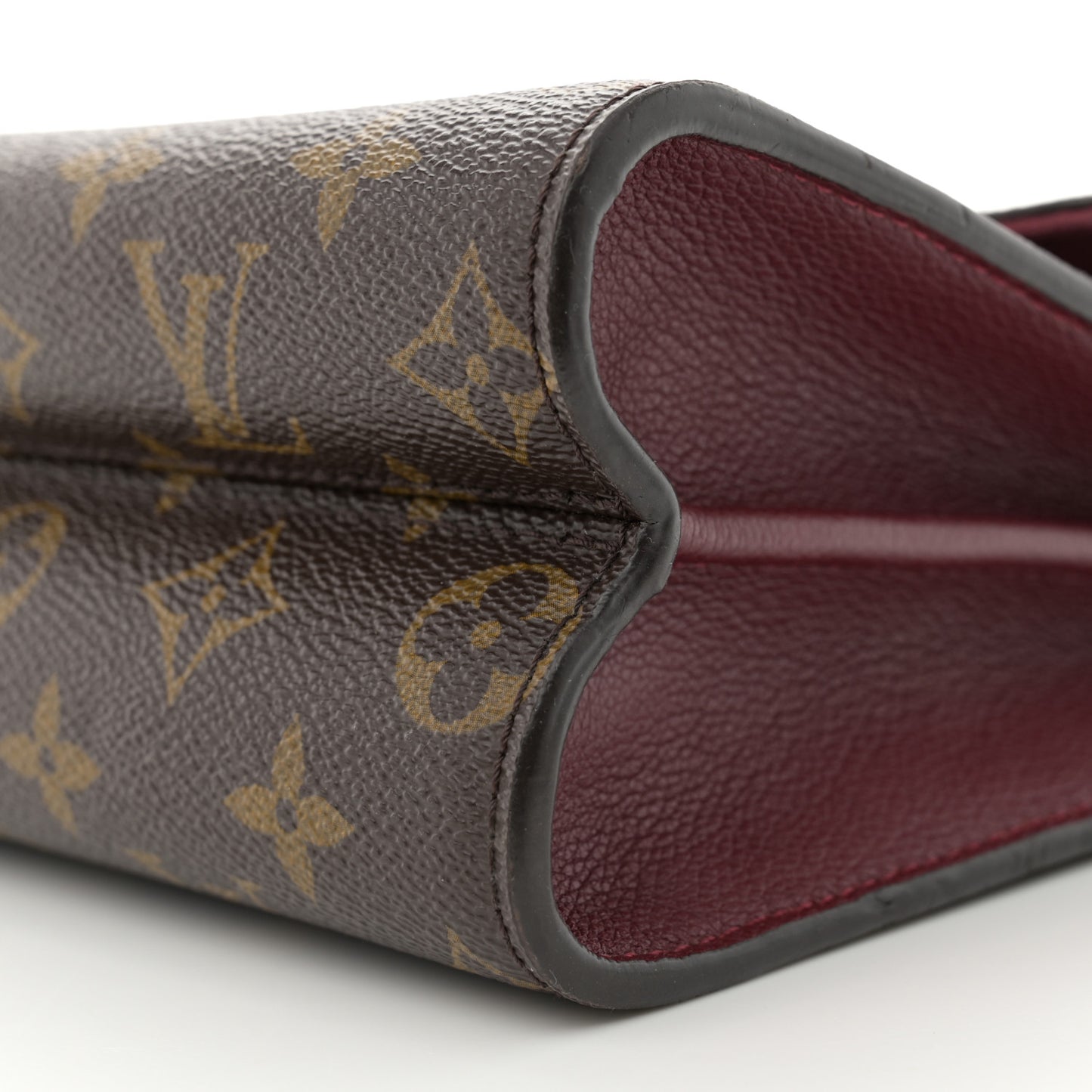 Monogram Victoire Raisin
