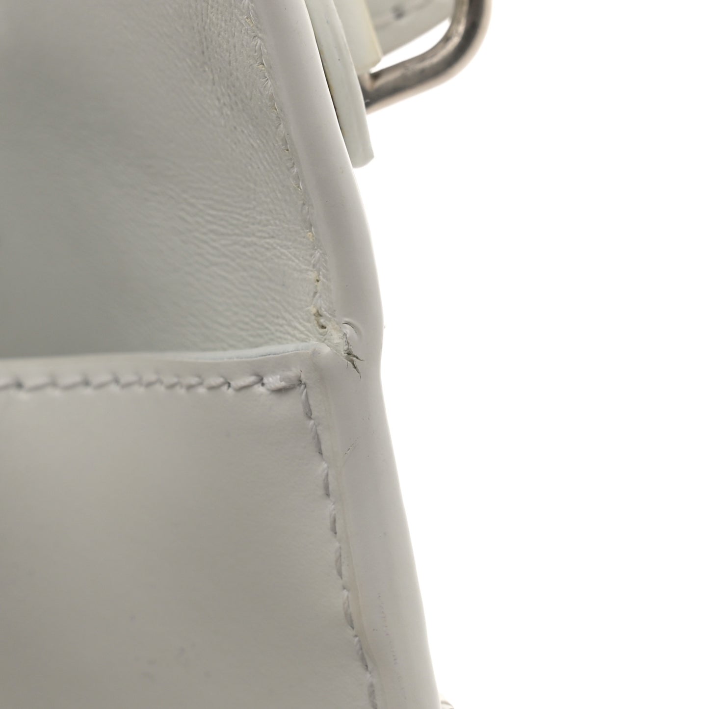 Shiny Box Calfskin Tonal B Small Hourglass Top Handle Bag White