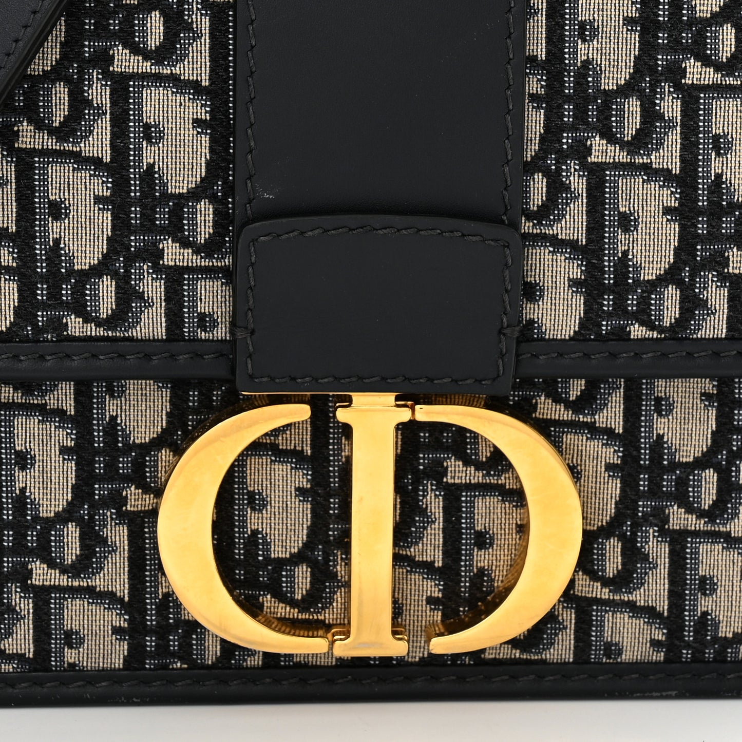 Oblique 30 Montaigne Flap Bag Blue
