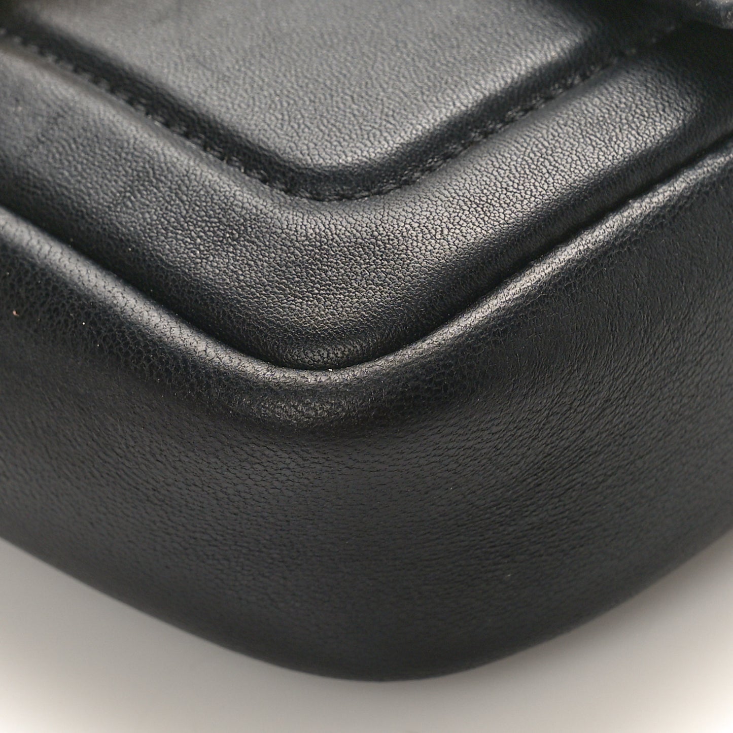 Nappa Apolo Mini Chain Baguette Black