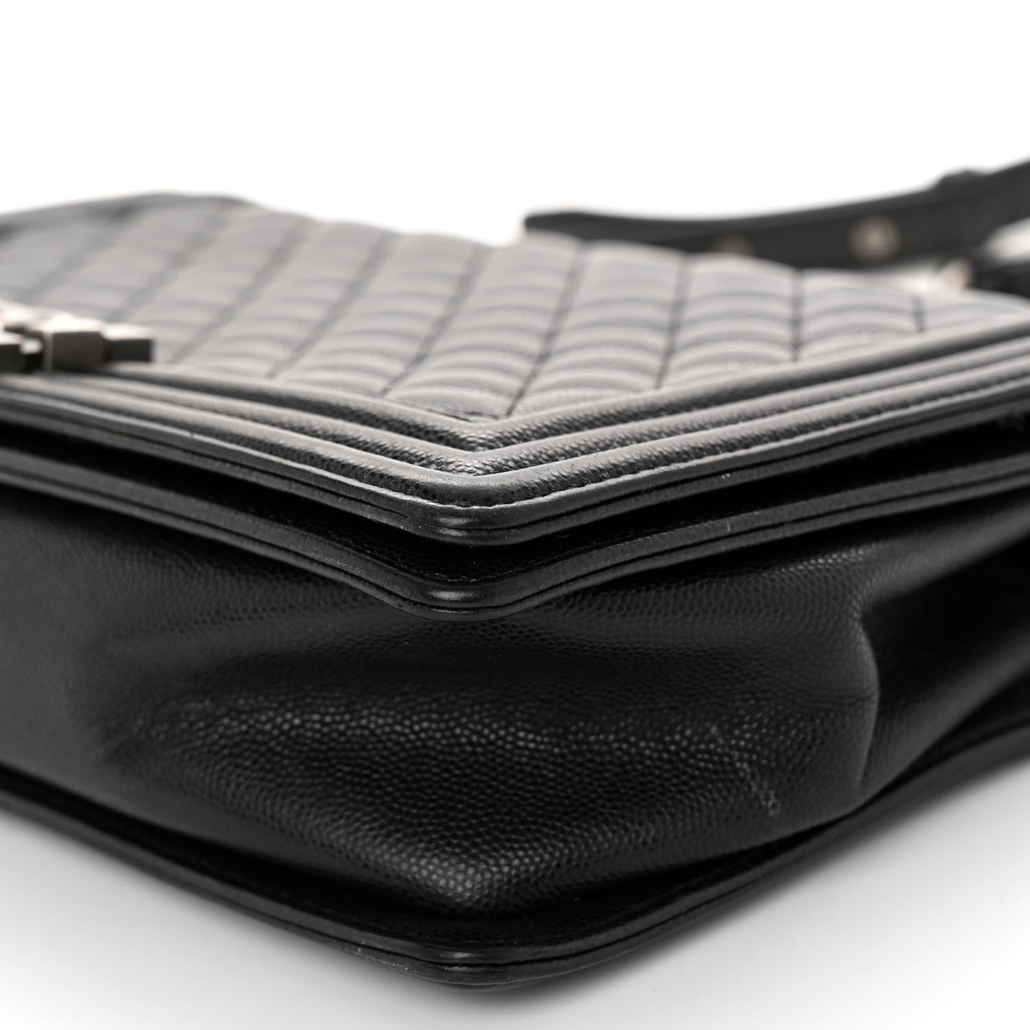Caviar Quilted New Medium Boy Flap Black