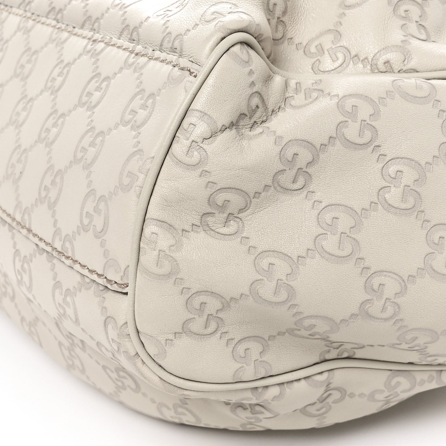 Guccissima Medium Sukey Tote Mystic White