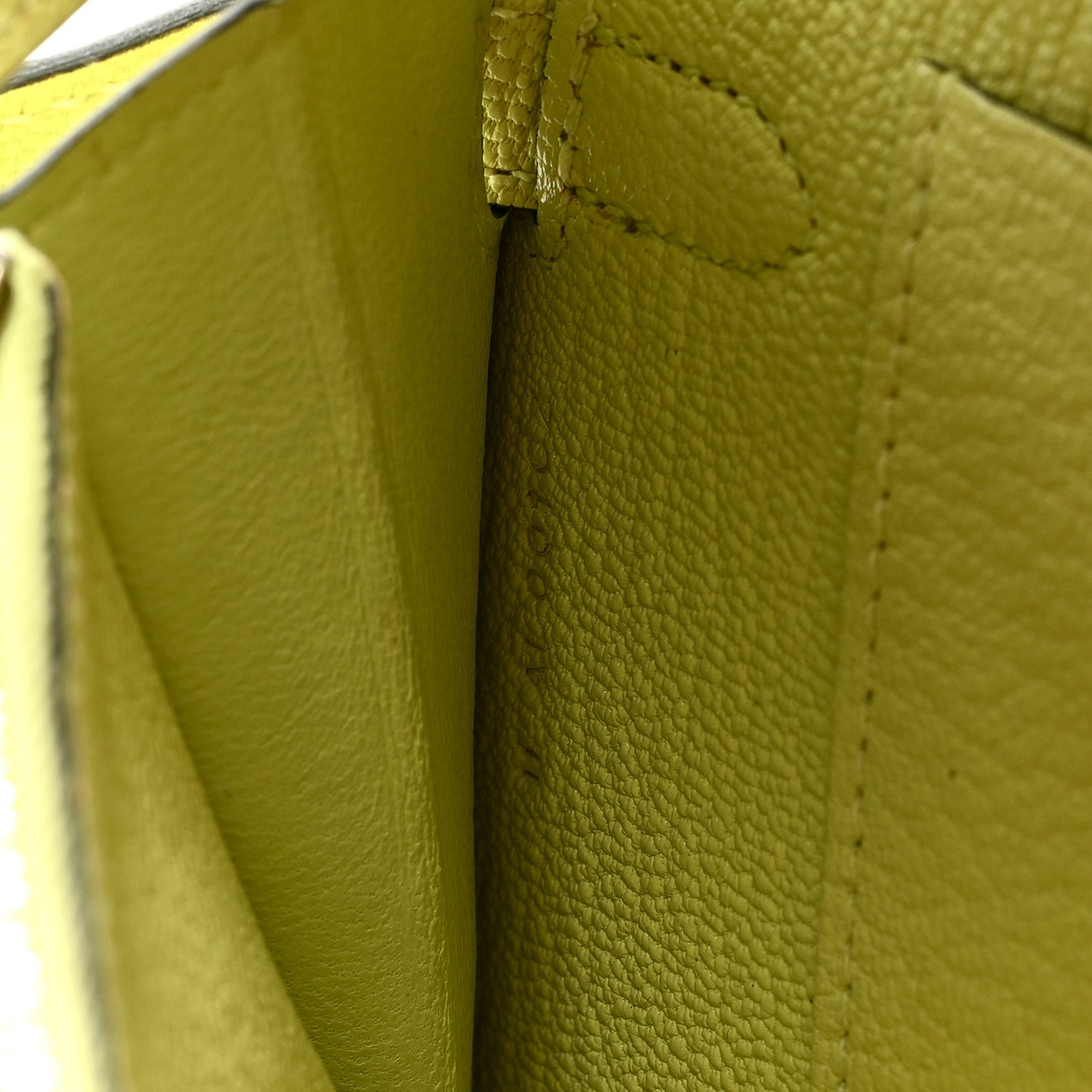 Chevre Mysore Kelly Wallet To Go Jaune Bourgeon