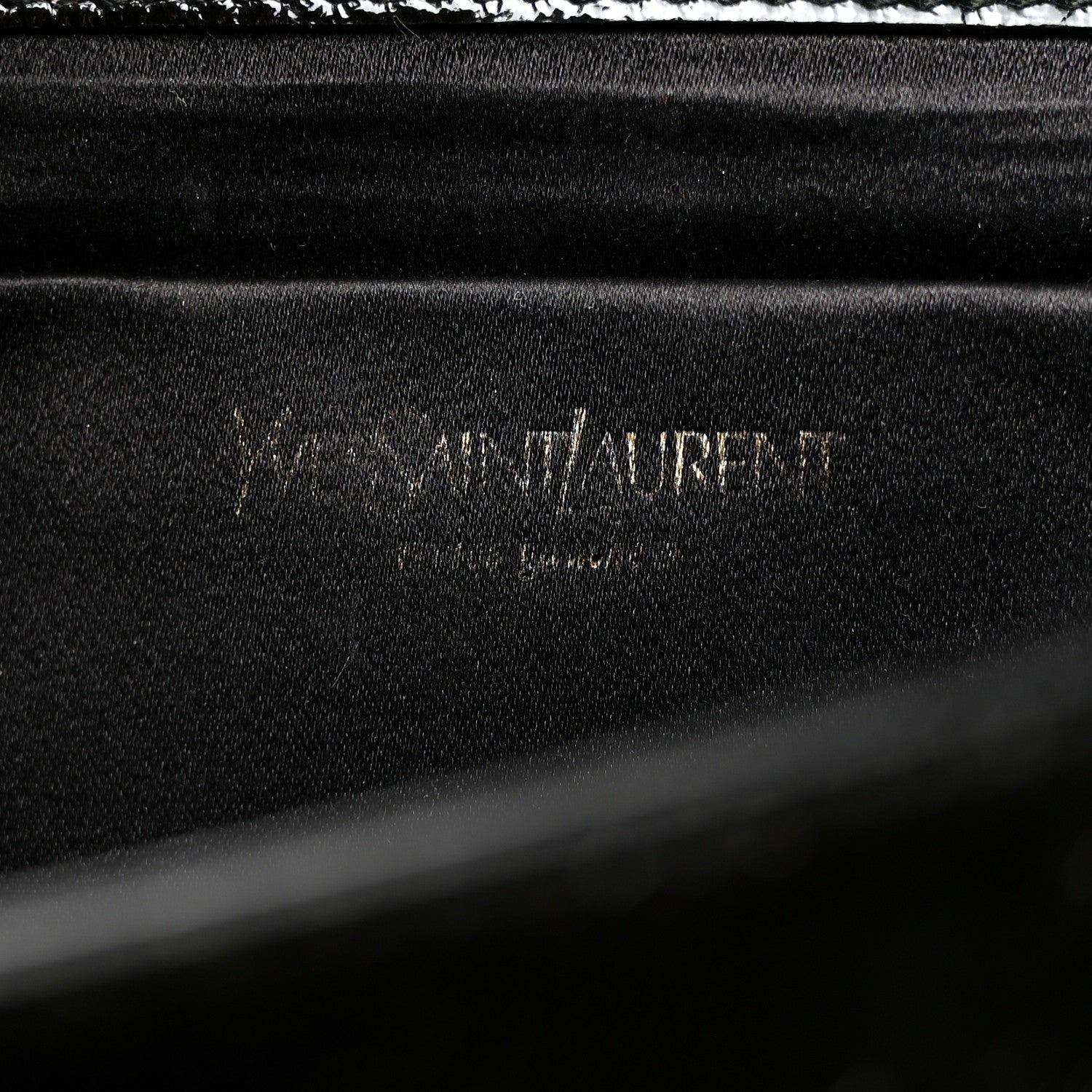 Saint Laurent Textured Patent Monogram Large Belle De Jour Clutch Black 6 of 7