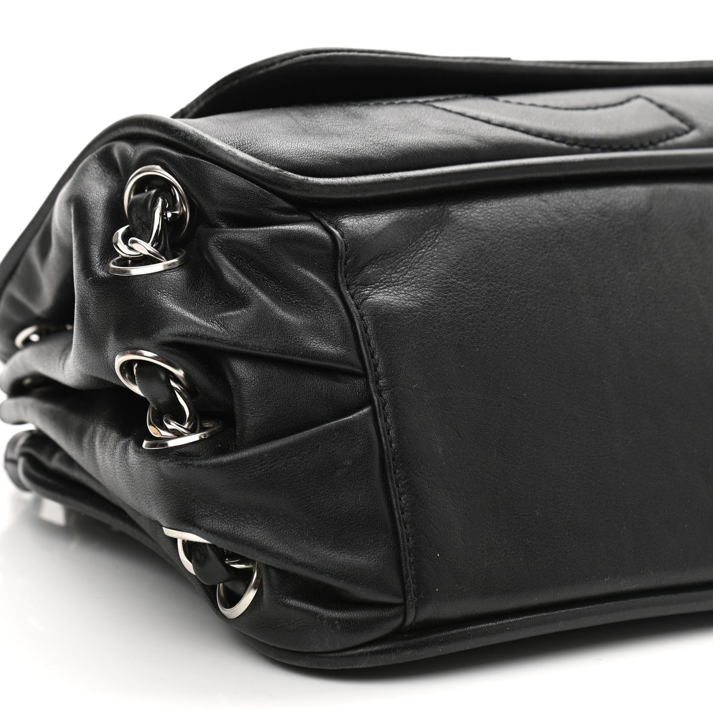 Calfskin Diagonal Ligne Flap Black