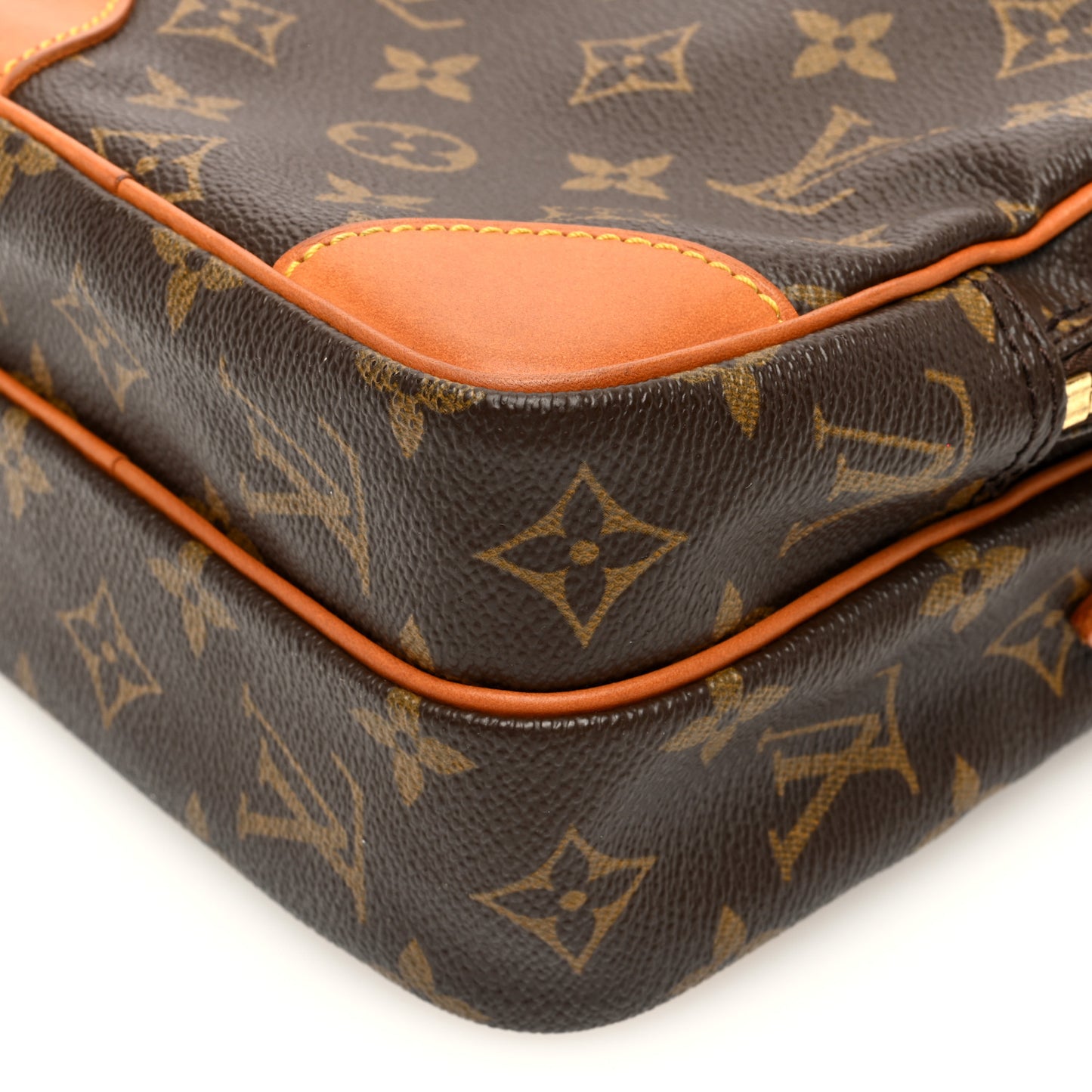 Monogram Amazone