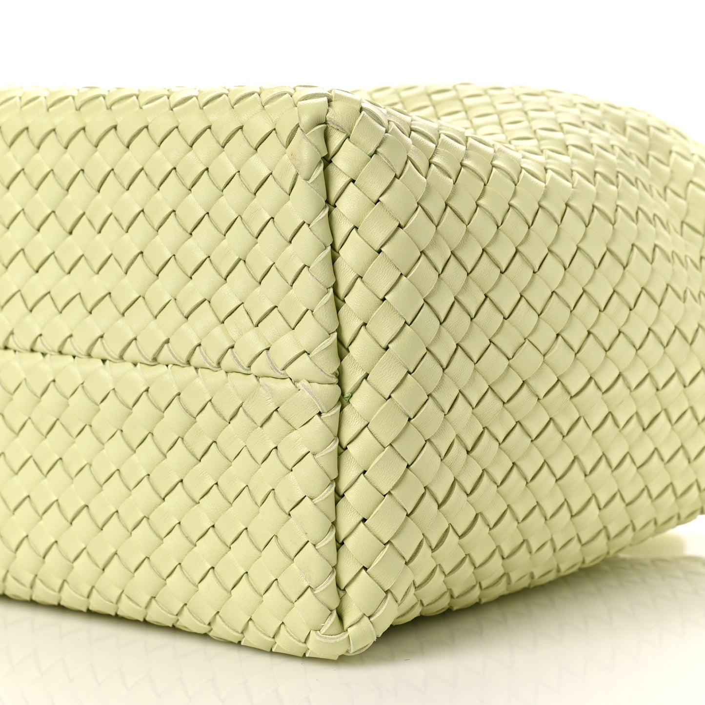 Lambskin Intreccio Medium Cabat Lemon Washed