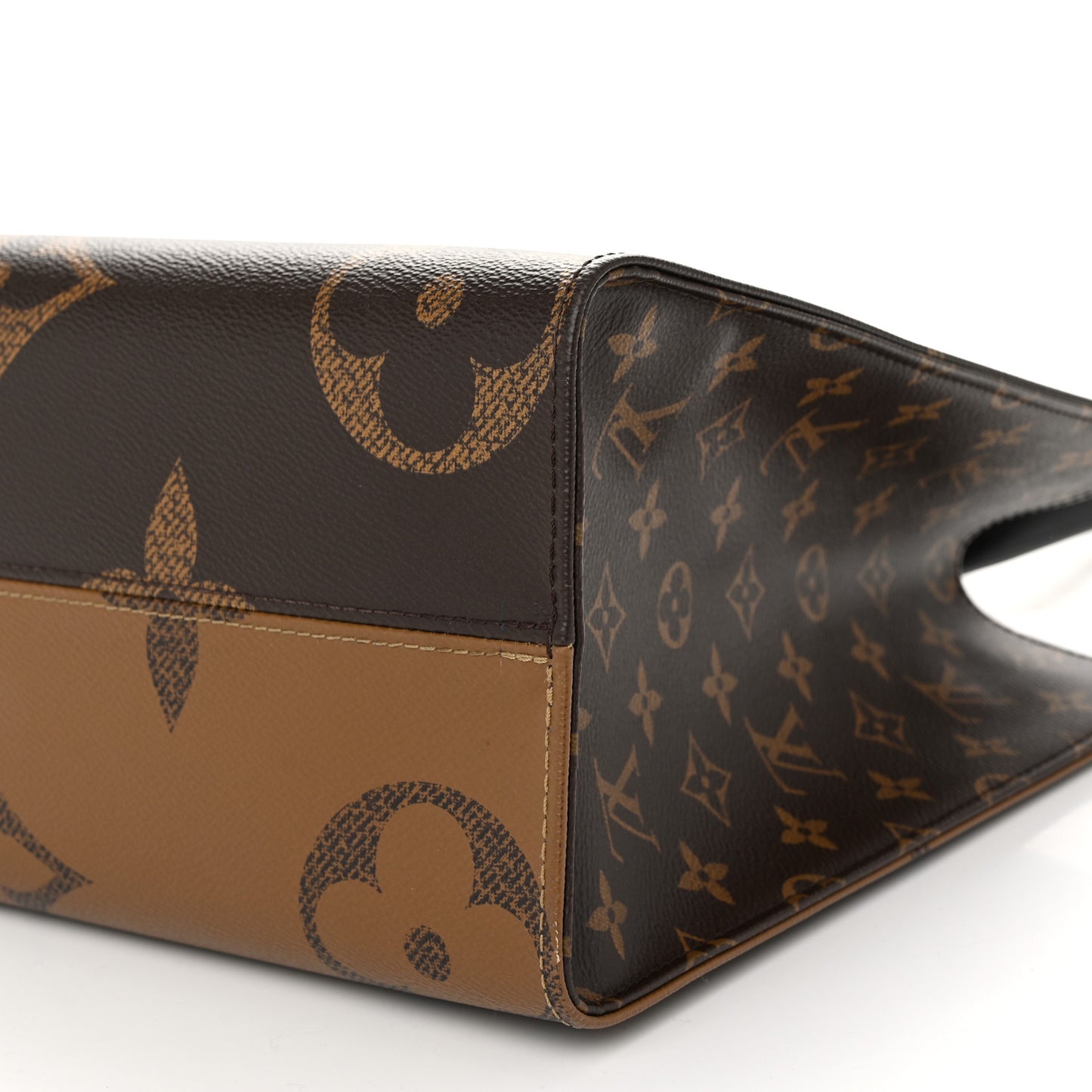 Reverse Monogram Giant Onthego MM