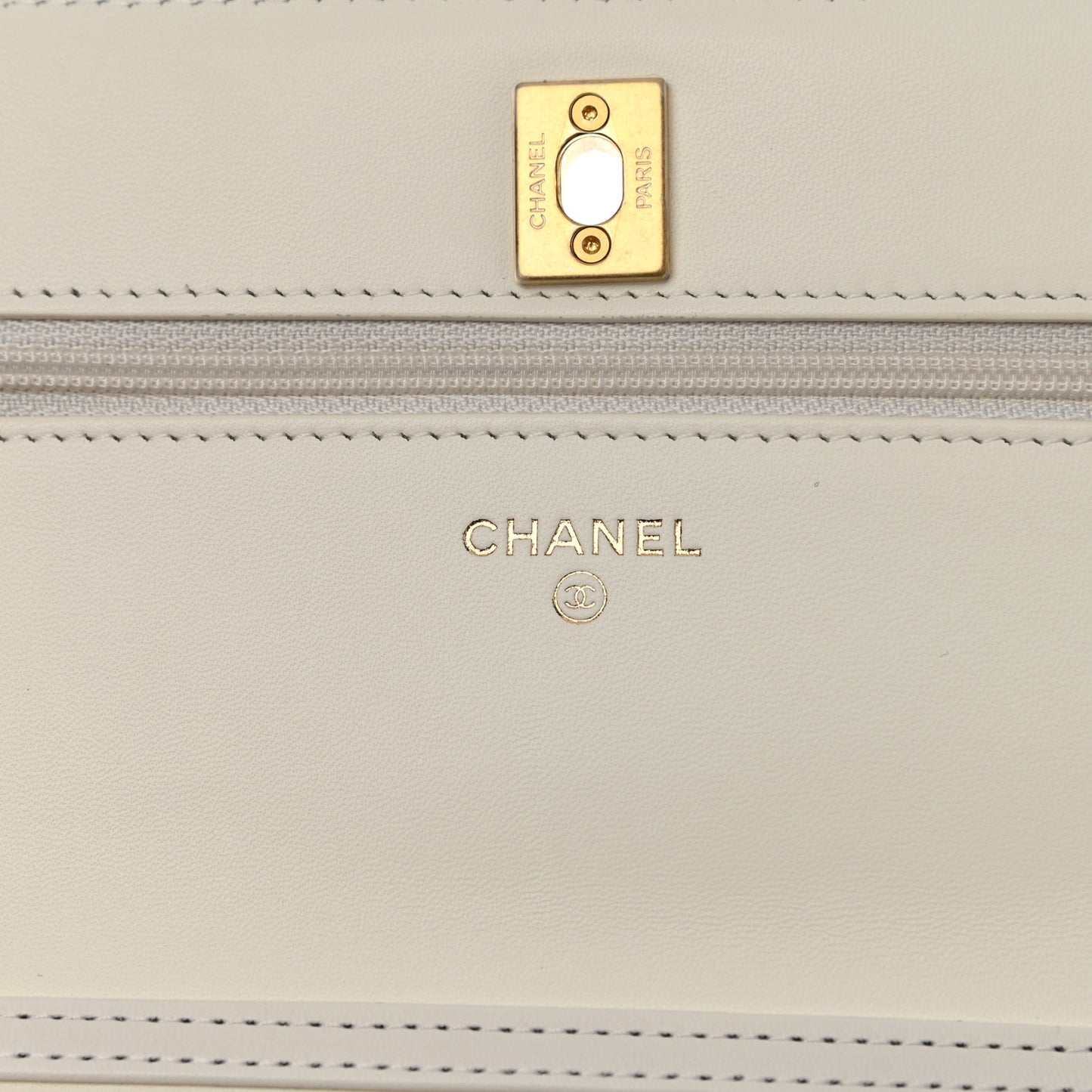 Lambskin Quilted CC Pearl Crush Wallet on Chain WOC White
