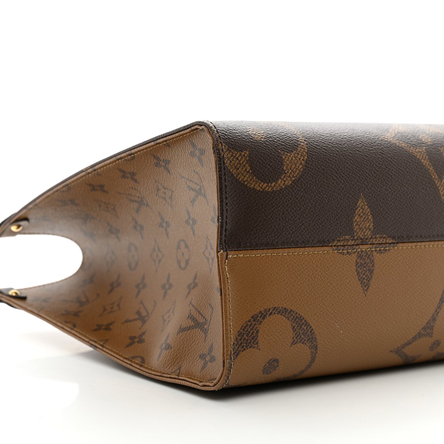 Reverse Monogram Giant Onthego MM