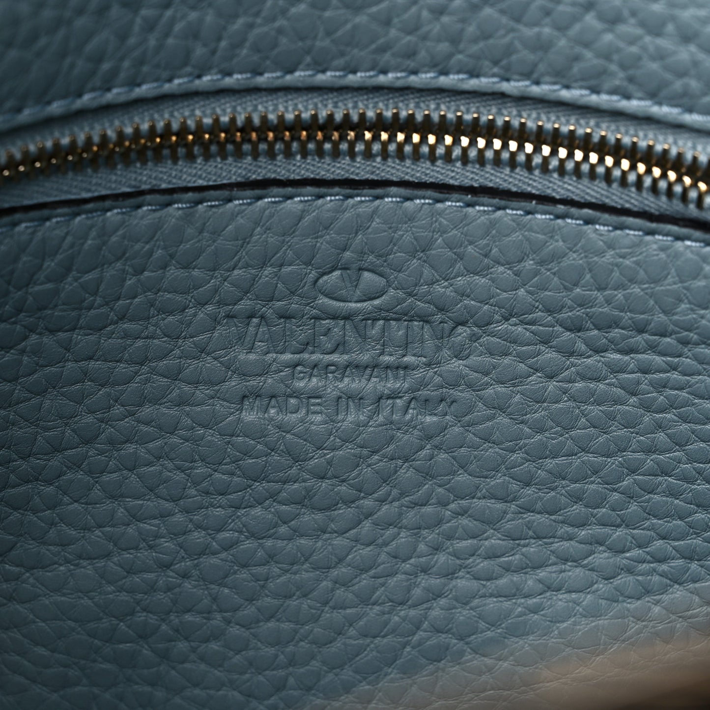 Pebbled Calfskin Small Rockstud Flip-Lock Messenger Bag Light Blue