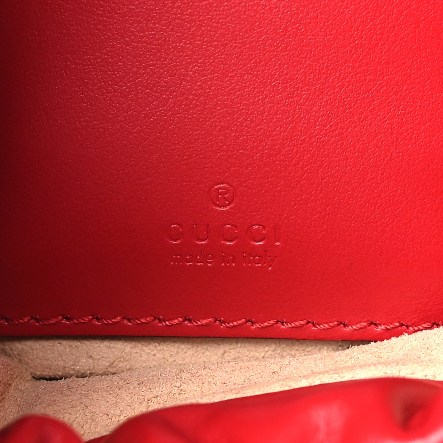 Calfskin Matelasse Mini GG Marmont 2.0 Bucket Bag Hibiscus Red