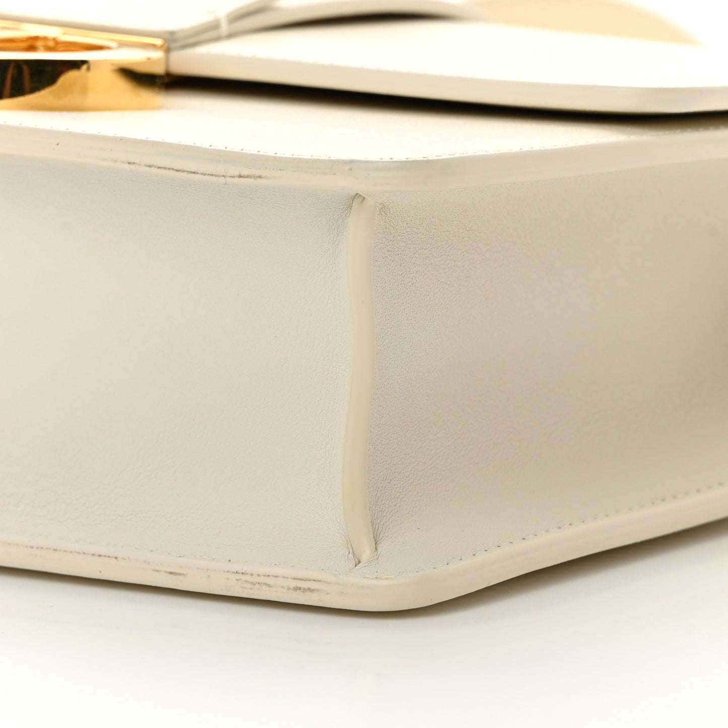 Box Calfskin 30 Montaigne Flap Bag Latte