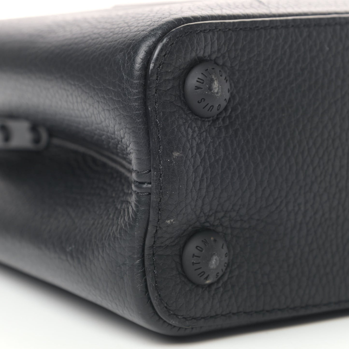 Taurillon Capucines BB Matte Black