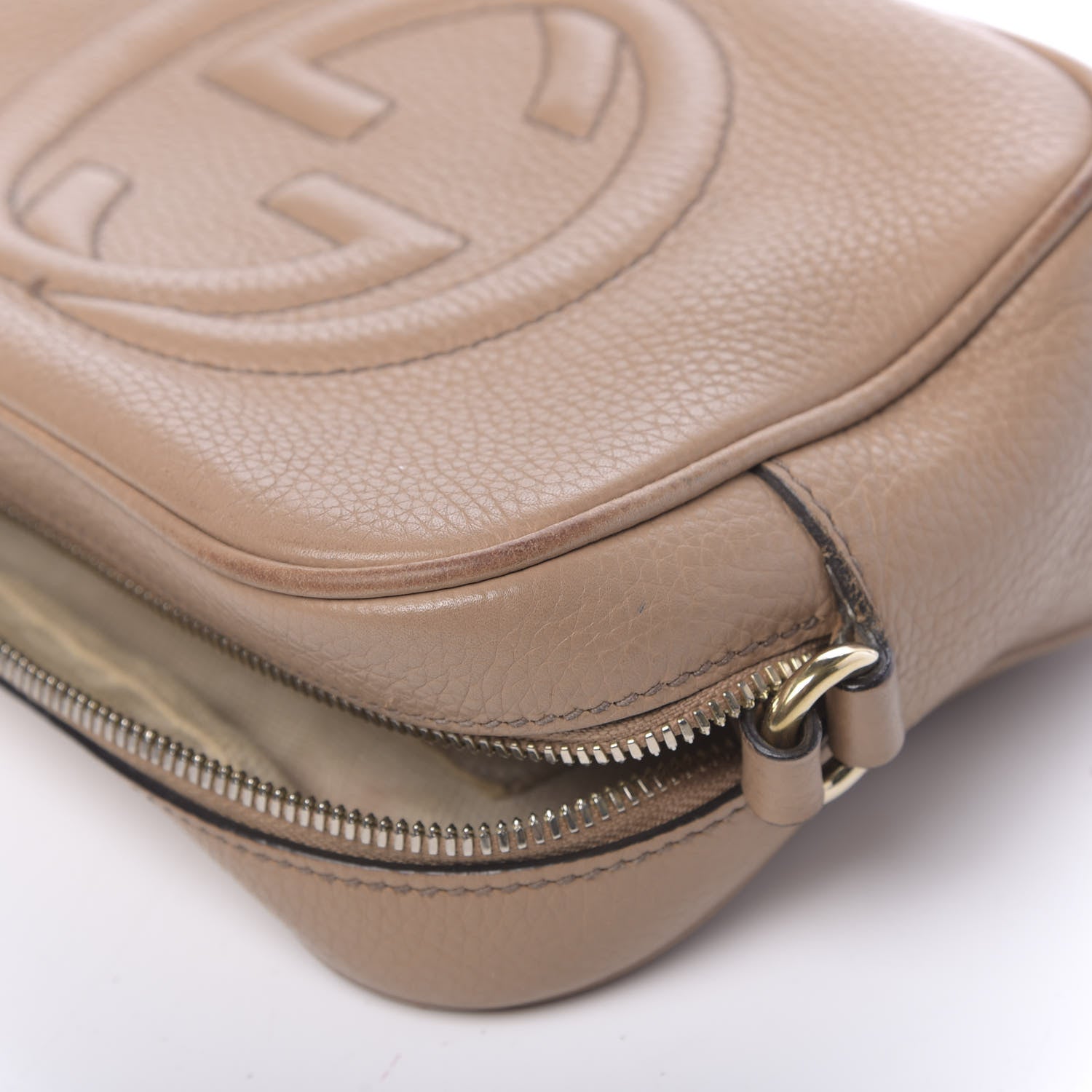 Gucci Pebbled Calfskin Small Soho Disco Bag Camelia 16 of 19