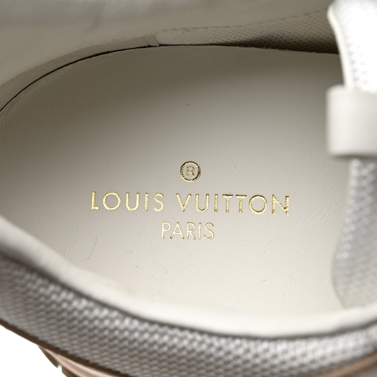 Louis Vuitton Calfskin Damier Azur Run Away Sneakers 39.5 White 7 of 9