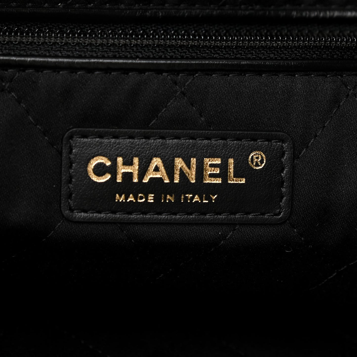 Shiny Calfskin Quilted Chanel 22 Black