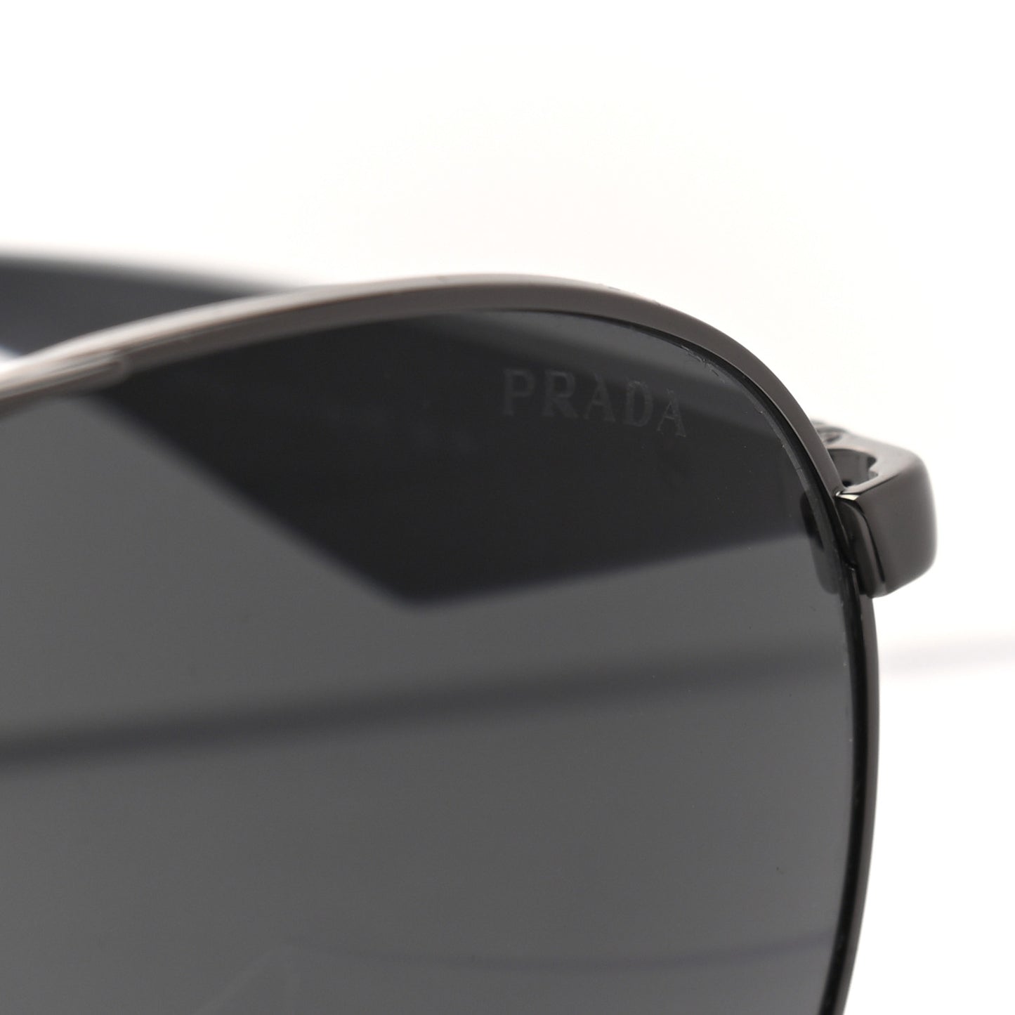 Metal Gradient Aviator Sunglasses SPR53Q Black
